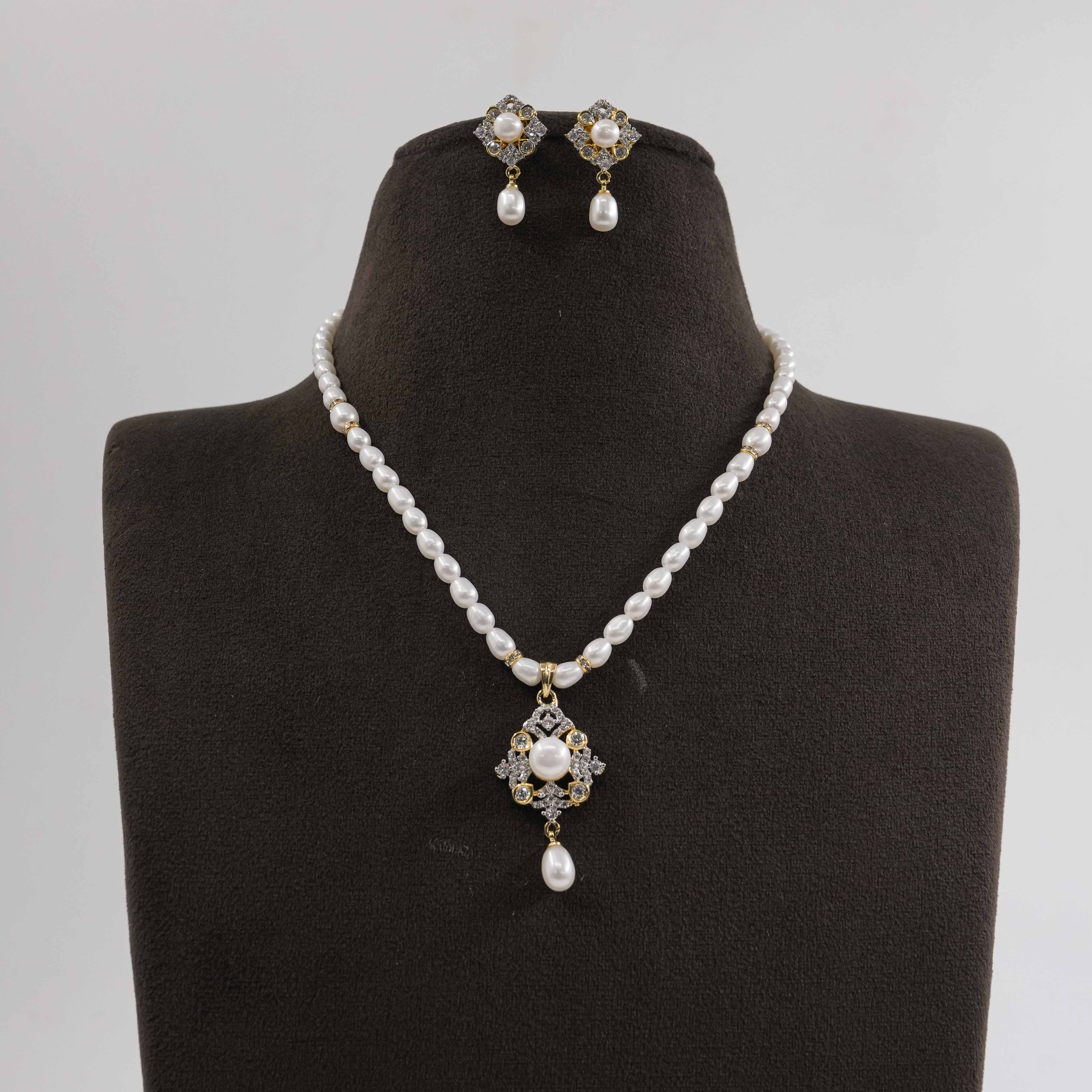 Rice Pearls Necklace Set